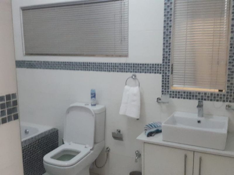 Modern, Secure & Move-In Ready | 3 Bedroom Townhouse in Rynsoord - Photo 9