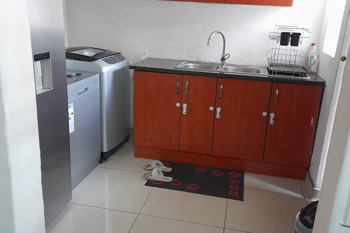 Modern, Secure & Move-In Ready | 3 Bedroom Townhouse in Rynsoord - Photo 4