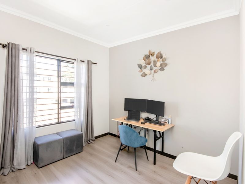 3 Bedroom 2 Bathroom apartment in Ferndale - Photo 8