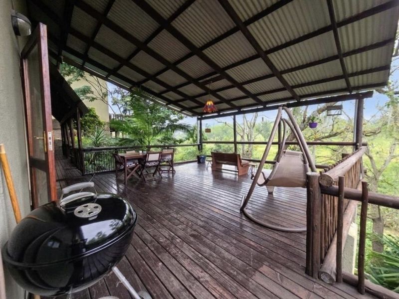 Tranquil Family Retreat with Scenic Views, Pool & Exceptional Space - Photo 10