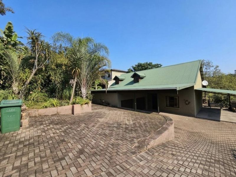 Tranquil Family Retreat with Scenic Views, Pool & Exceptional Space - Photo 6