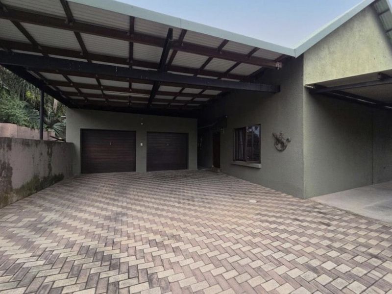 Tranquil Family Retreat with Scenic Views, Pool & Exceptional Space - Photo 2
