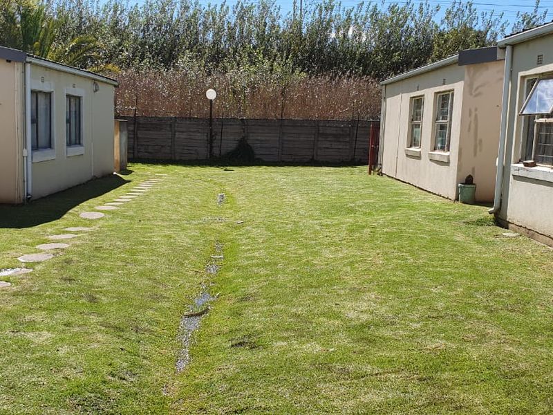 2c bedroom, 1 bathroom home - Photo 3