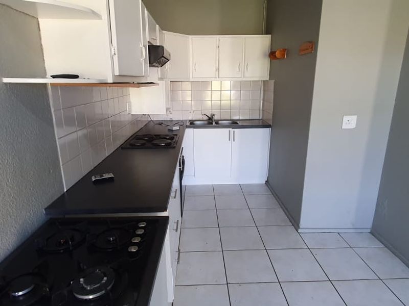 2c bedroom, 1 bathroom home - Photo 8