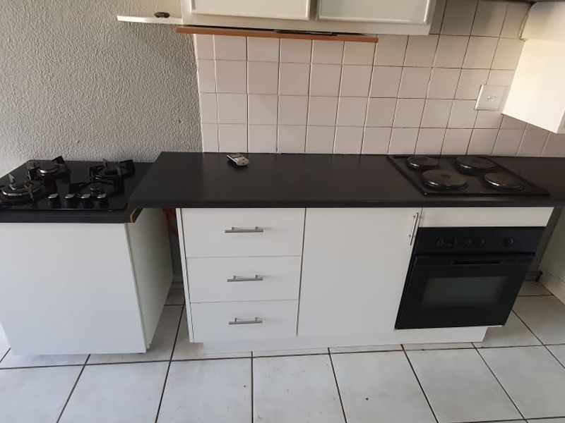 2c bedroom, 1 bathroom home - Photo 9