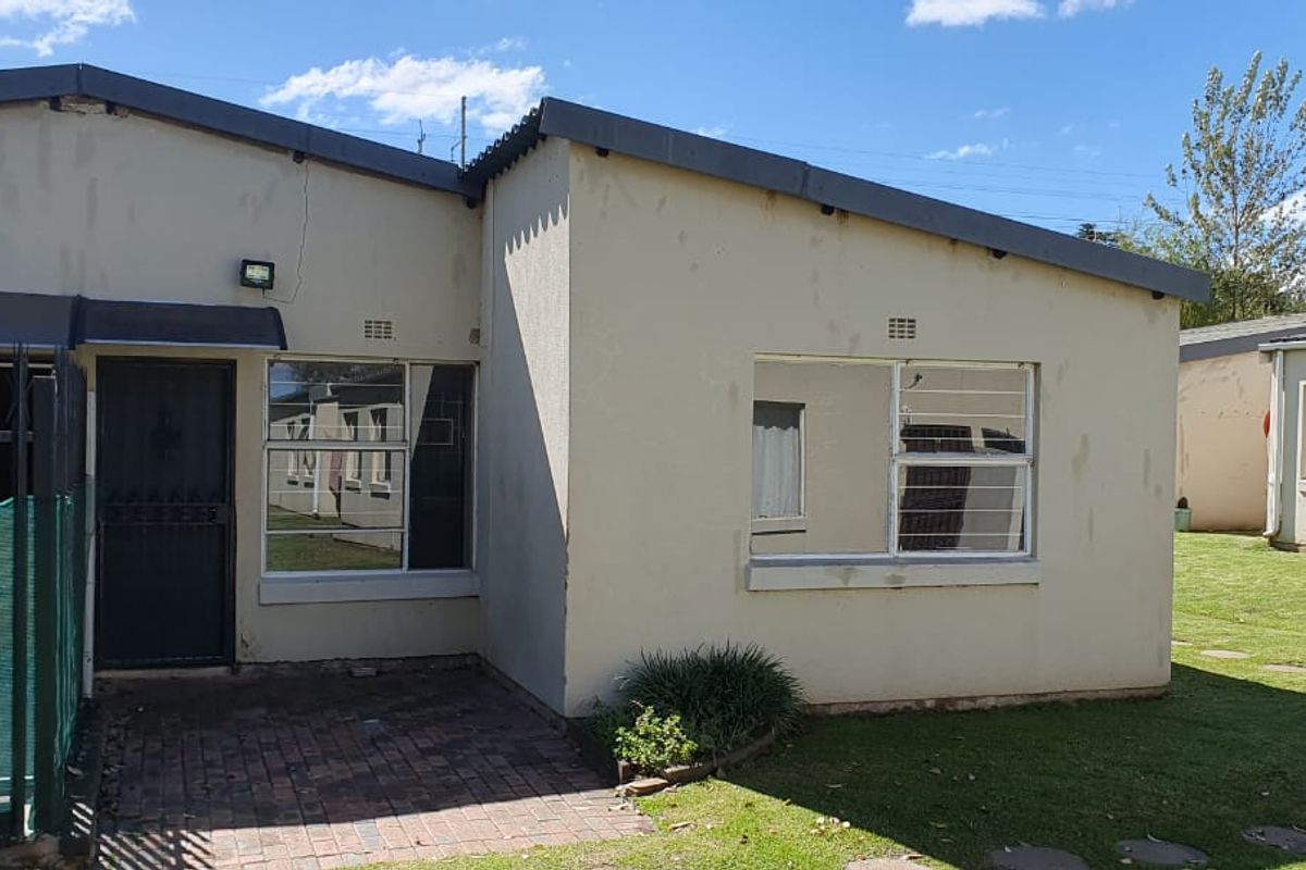 2c bedroom, 1 bathroom home - Photo 4