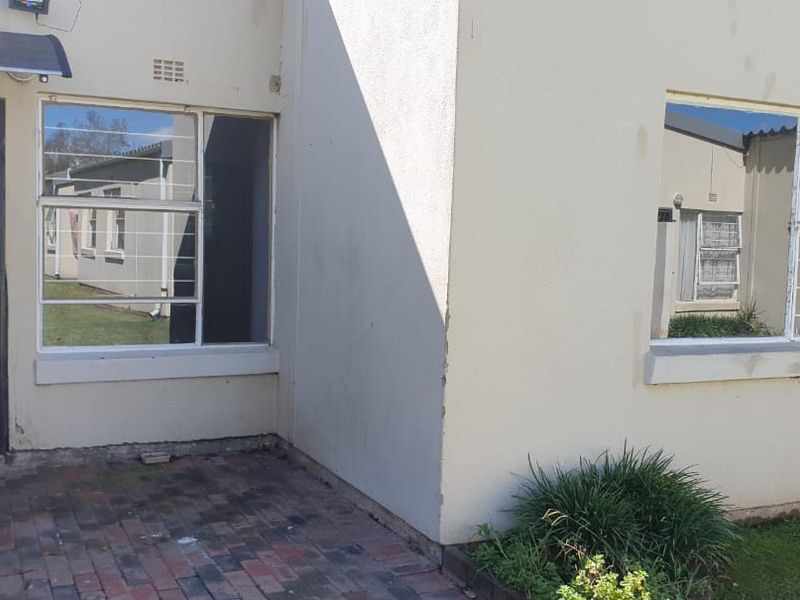 2c bedroom, 1 bathroom home - Photo 5