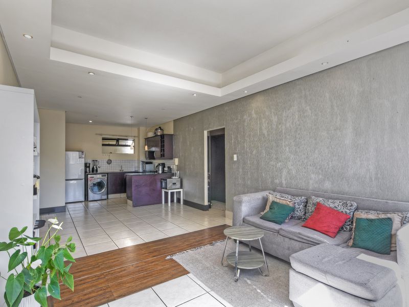 Modern 2-Bedroom Apartment with Stunning Johannesburg Views - Photo 9