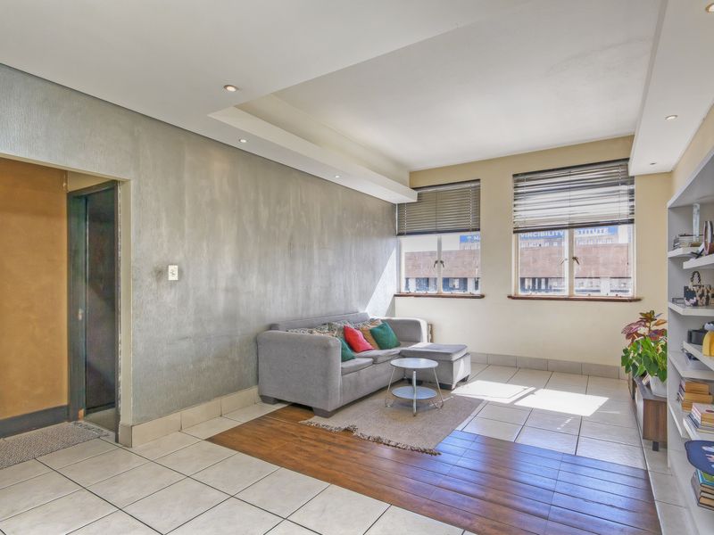 Modern 2-Bedroom Apartment with Stunning Johannesburg Views - Photo 7