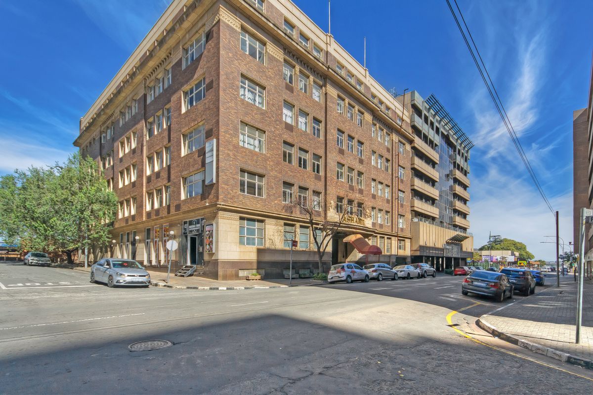 Modern 2-Bedroom Apartment with Stunning Johannesburg Views - Photo 2