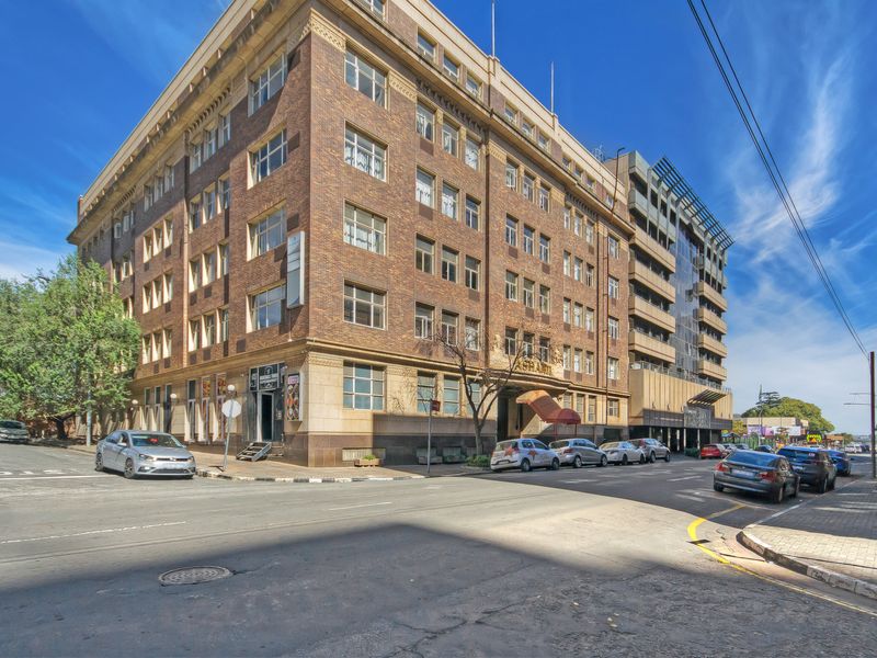 Modern 2-Bedroom Apartment with Stunning Johannesburg Views - Photo 2