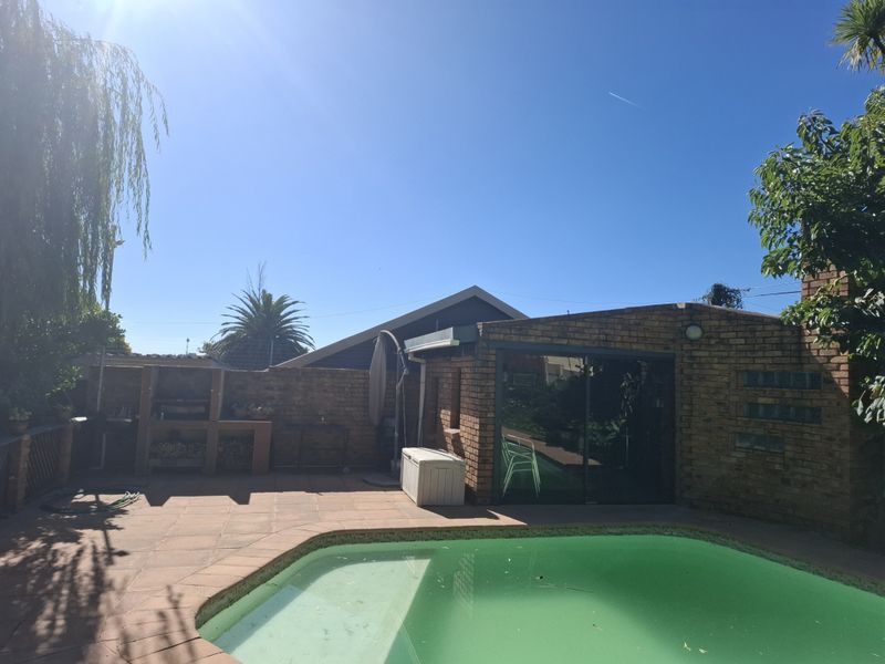 Spacious Family Home for Sale – Eastleigh, Edenvale - Photo 8