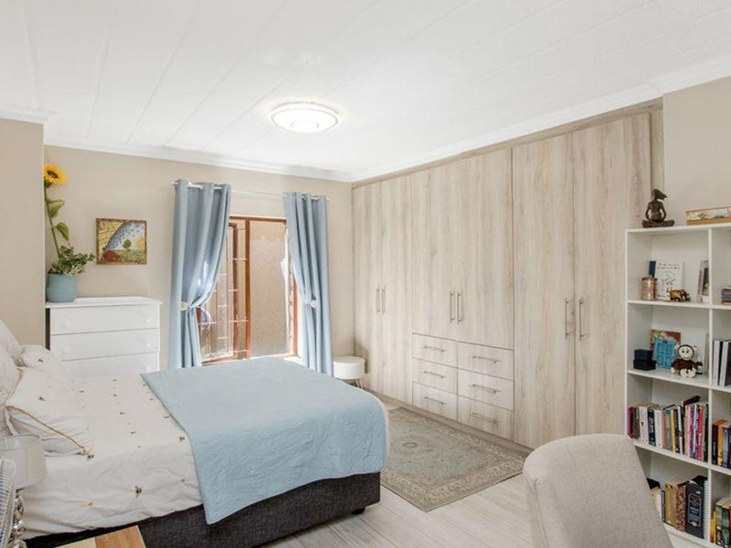 2 bedroom private garden unit in sought after estate in Jukskei Park - Photo 10