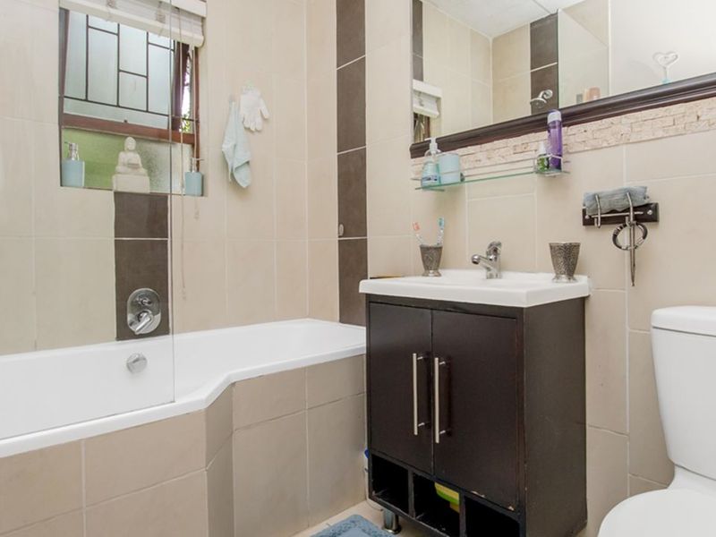 2 bedroom private garden unit in sought after estate in Jukskei Park - Photo 9