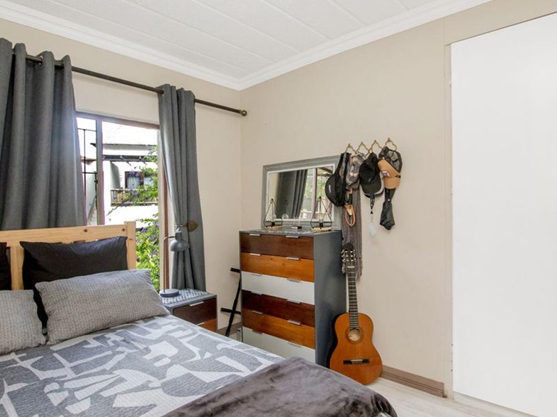 2 bedroom private garden unit in sought after estate in Jukskei Park - Photo 8