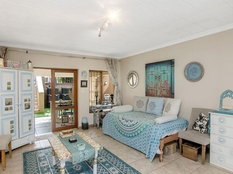 2 bedroom private garden unit in sought after estate in Jukskei Park - Photo 3