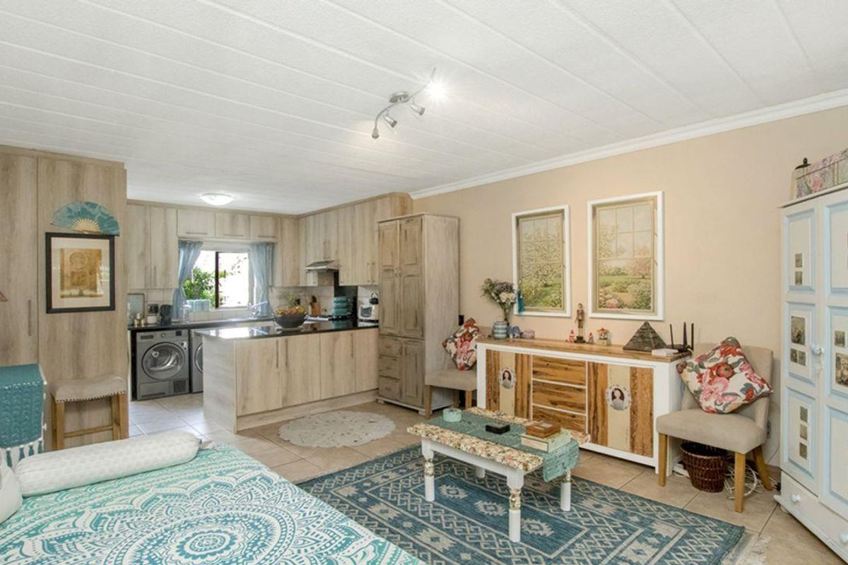 2 bedroom private garden unit in sought after estate in Jukskei Park - Photo 4