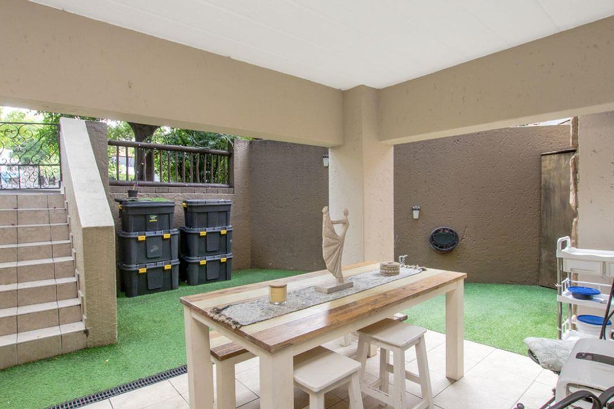 2 bedroom private garden unit in sought after estate in Jukskei Park - Photo 2
