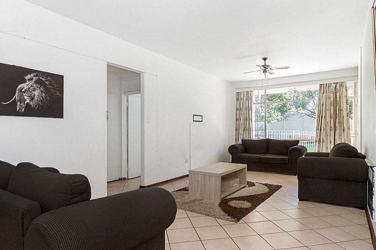 2 bedroom, 1.5 bathroom - Photo 4