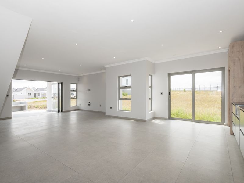 New Double Storey Home in Chardon Village - Photo 8