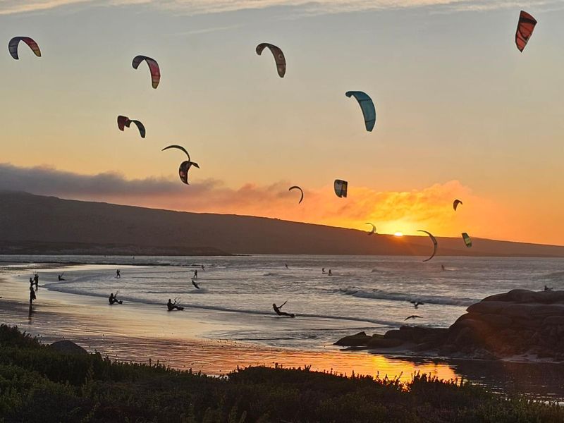 Spacious 3.5 Bedroom home in Langebaan —perfect for coastal getaways or long term investment! - Photo 6