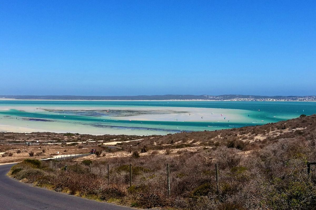 Spacious 3.5 Bedroom home in Langebaan —perfect for coastal getaways or long term investment! - Photo 3