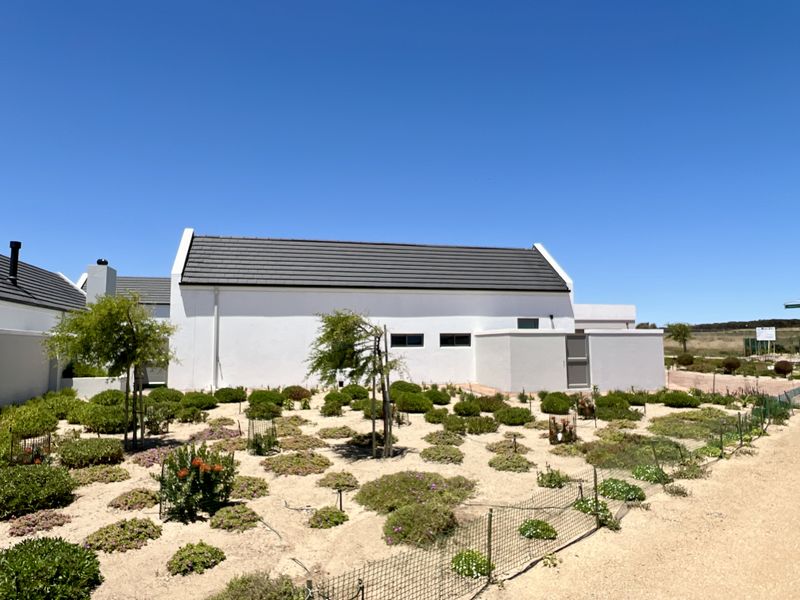 Superb space with low maintenance - Photo 2