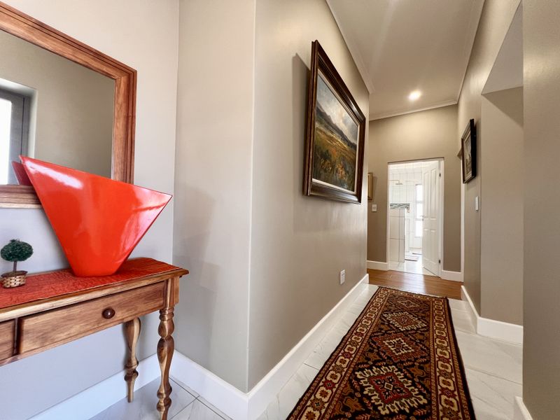 Superb space with low maintenance - Photo 5