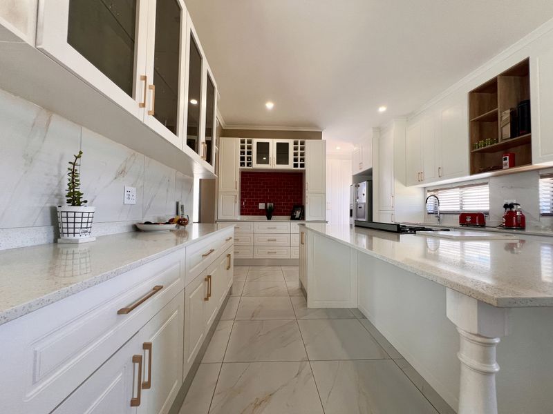 Superb space with low maintenance - Photo 9