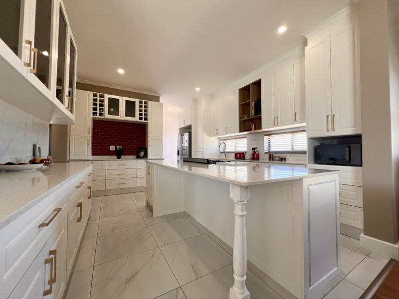 Superb space with low maintenance - Photo 8