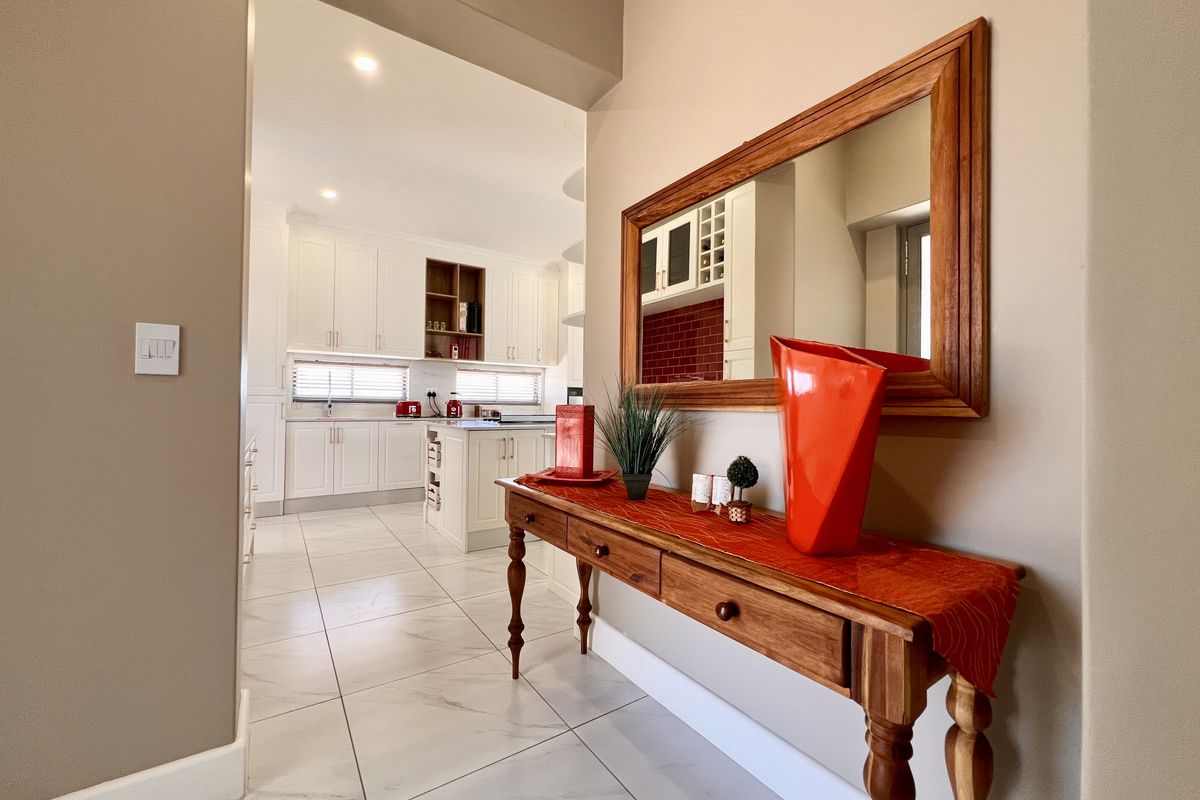 Superb space with low maintenance - Photo 4