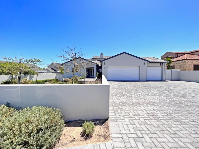 Amazing 4 Bedroom Home Just Listed. - Photo 2