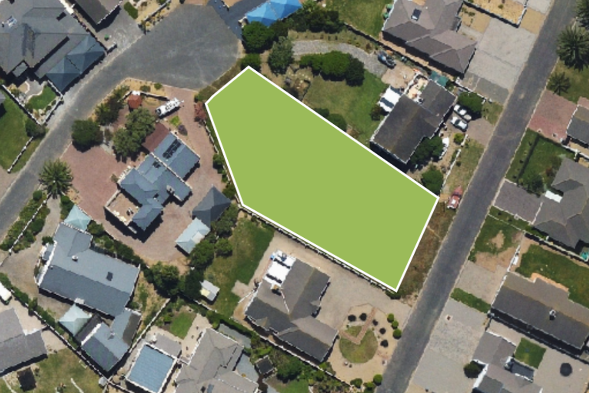 Rare Find!    Vacant land  NOW SELLING  in the highly sought-after Country Club, Langebaan! - Photo 3