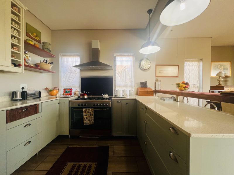 Golf Course Luxury Meets Everyday Comfort in Langebaan Country Estate - Photo 10