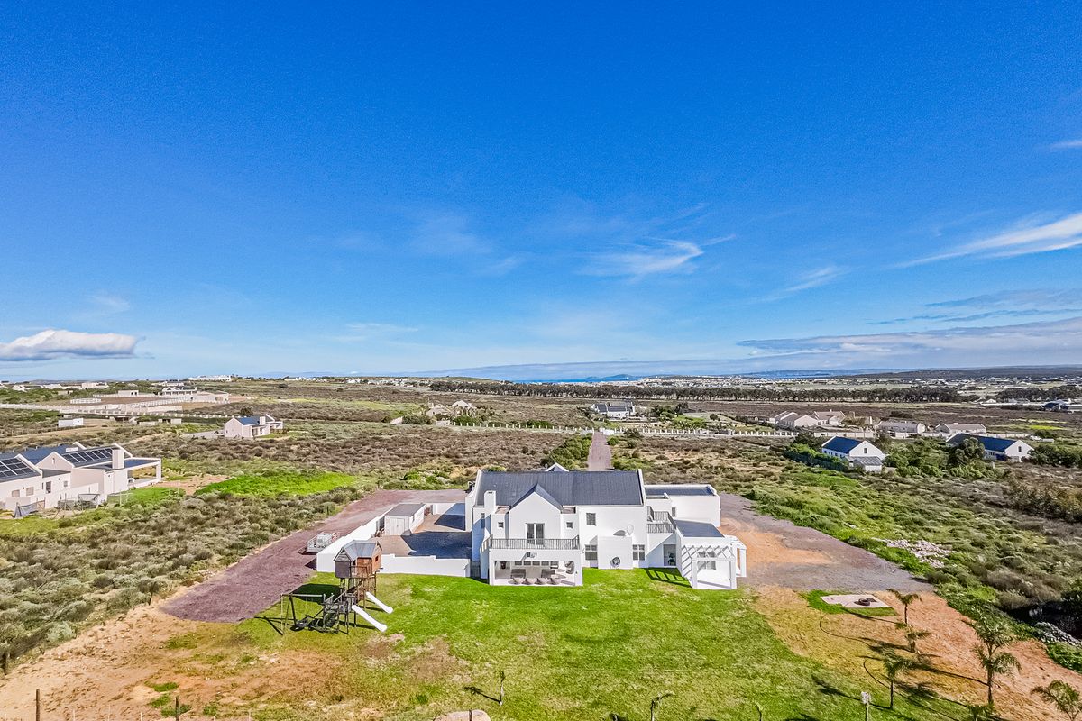 A Home with Space for Everyone – Long Acres Country Estate - Photo 4