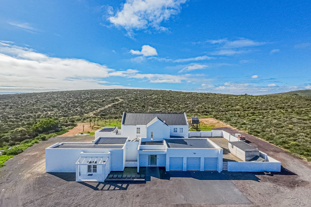 A Home with Space for Everyone – Long Acres Country Estate - Photo 3