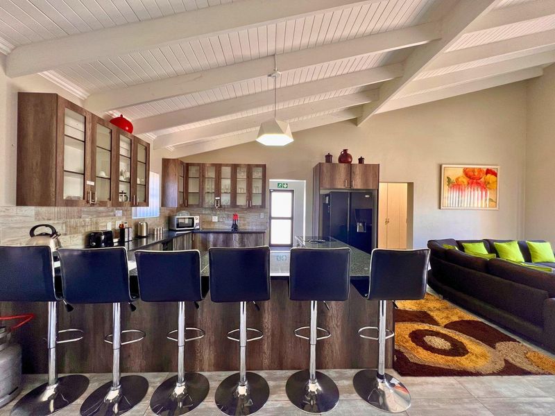 Rare Gem:    Single Story Dual-Living Family Home with Income Potential – Myburgh Park, Langebaan - Photo 10