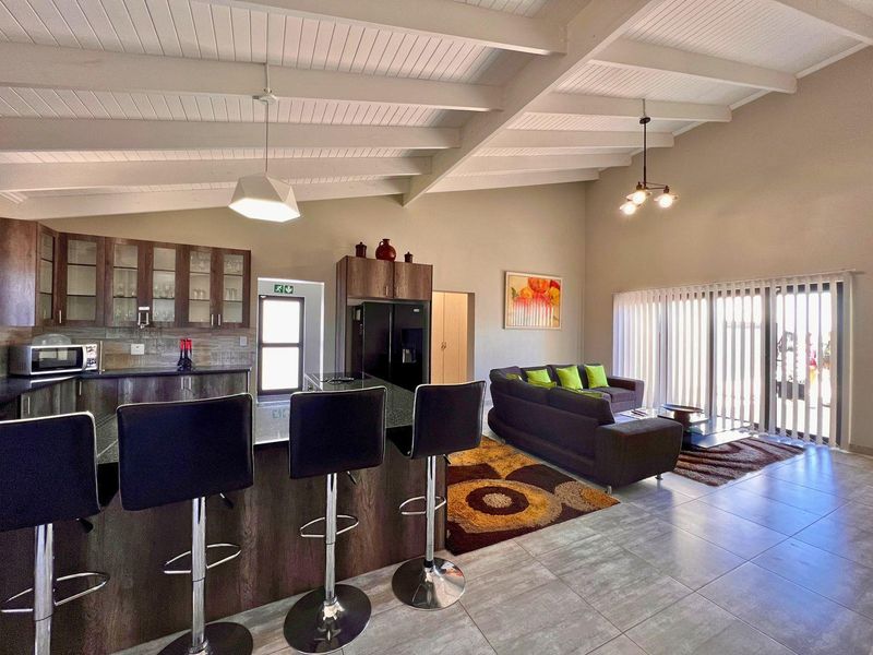 Rare Gem:    Single Story Dual-Living Family Home with Income Potential – Myburgh Park, Langebaan - Photo 9