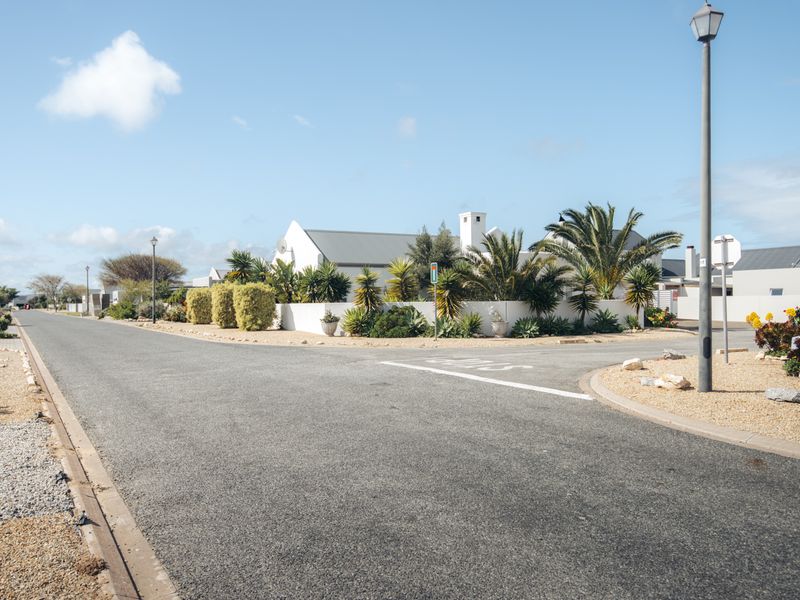 Secure, central, and ready for your dream build. - Photo 9