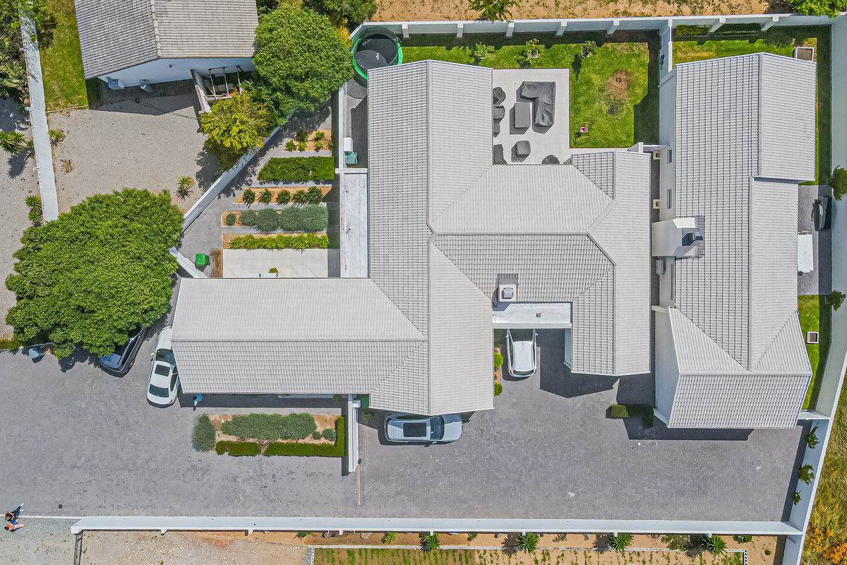 3 Dwellings, 6 Bed/Bath, Endless Possibilities! - Photo 3