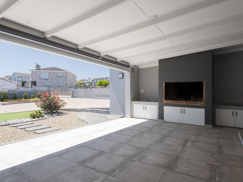 House For Sale In Langebaan - Photo 4