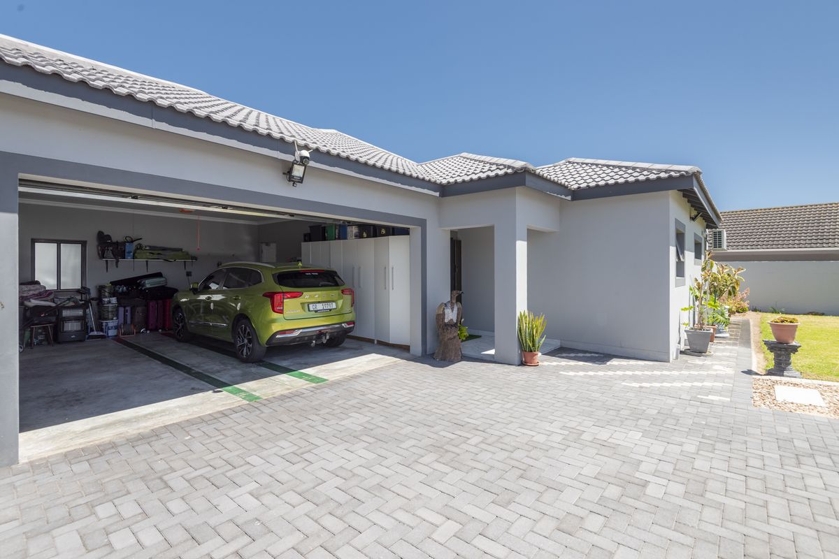 Modern Luxury 100m from the Mashie GOLF Course, Immaculate 3 Bed Single-Storey Home with Flatlet. - Photo 3