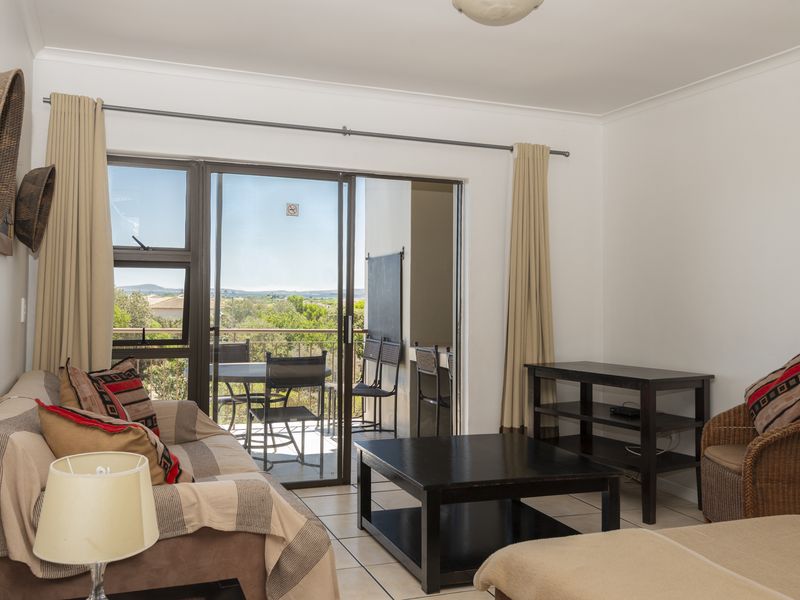 Bright North-Facing First-Floor Apartment - Photo 7