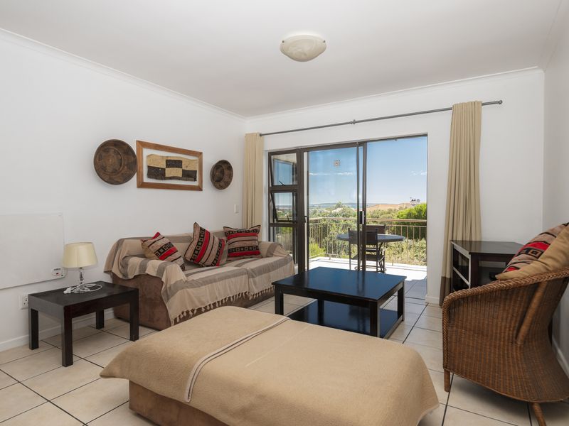 Bright North-Facing First-Floor Apartment - Photo 6