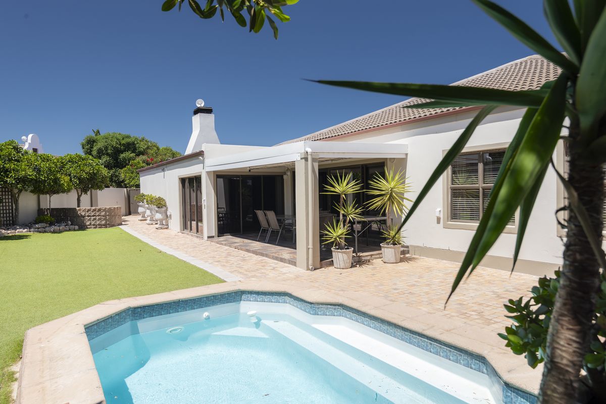 Spacious North-Facing Family Haven in Langebaan Country Club. - Photo 5