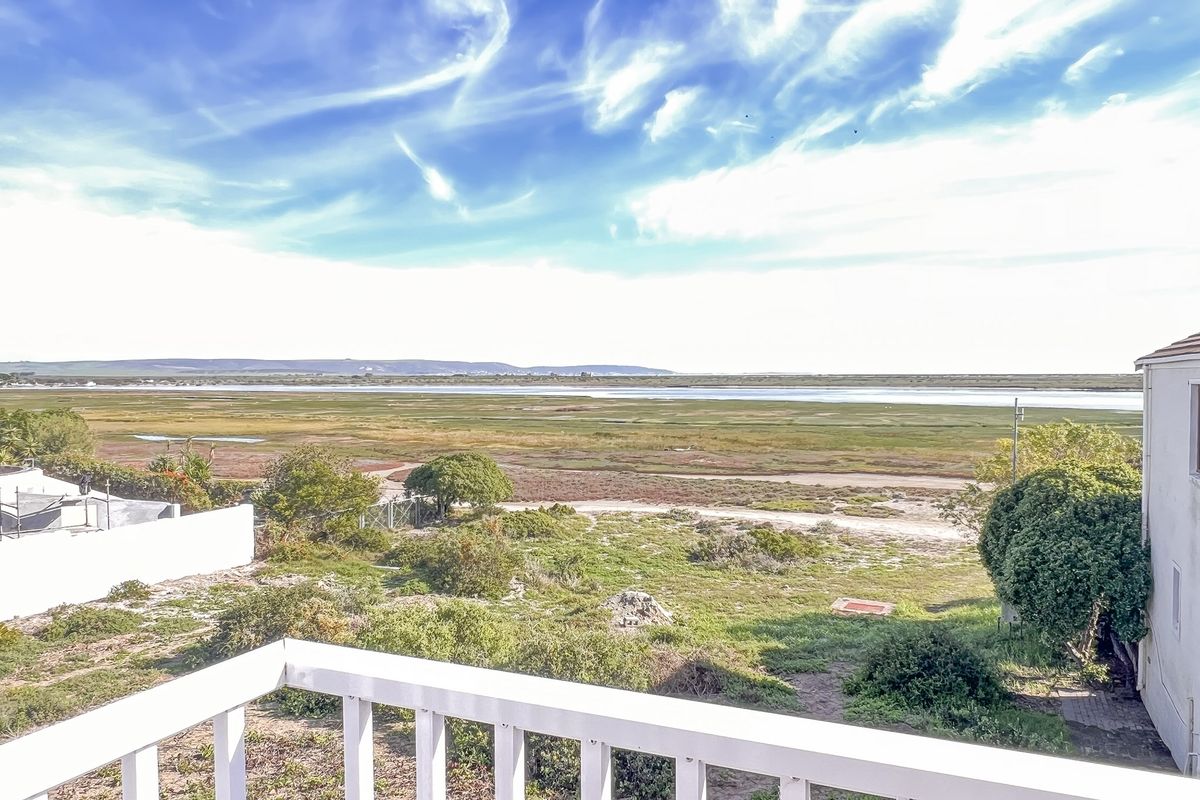 Riverfront Living in Port Owen – Spacious Double-Storey Home with Stunning Views - Photo 5