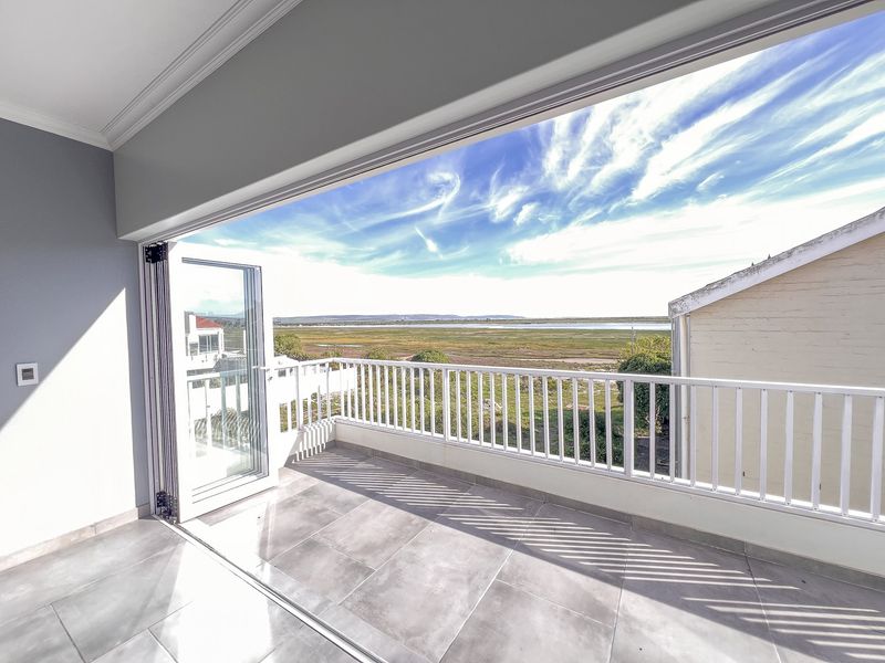 Riverfront Living in Port Owen – Spacious Double-Storey Home with Stunning Views - Photo 8