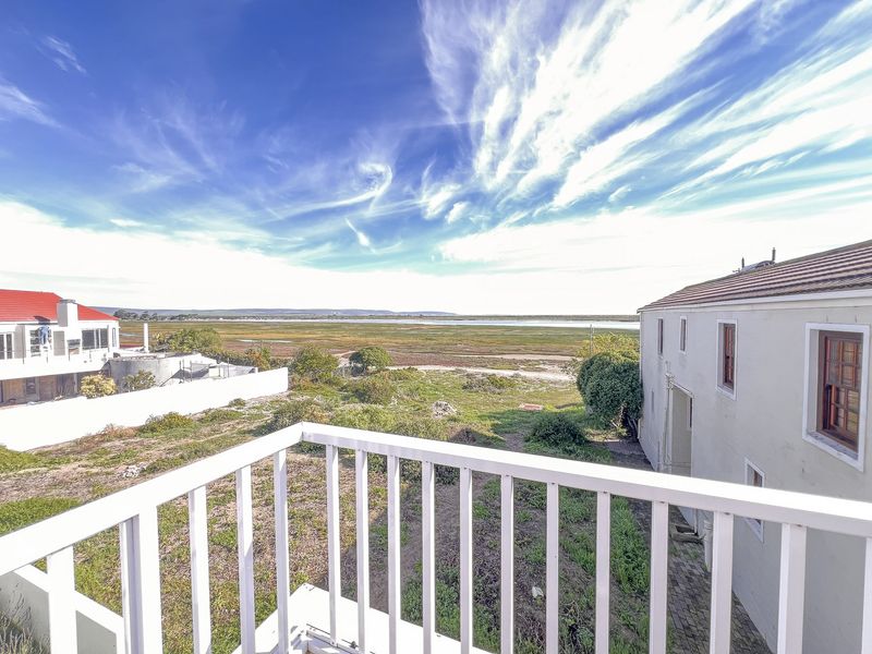 Riverfront Living in Port Owen – Spacious Double-Storey Home with Stunning Views - Photo 6