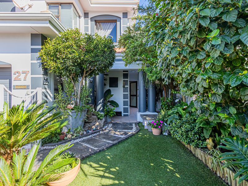 Beachside Living in Calypso Beach Estate – Just a 1-Minute Walk to the Beach - Photo 9