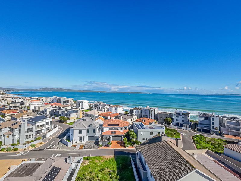 Beachside Living in Calypso Beach Estate – Just a 1-Minute Walk to the Beach - Photo 7